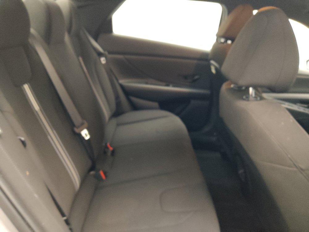 Used 2025 Hyundai Elantra Sport FWD image 19