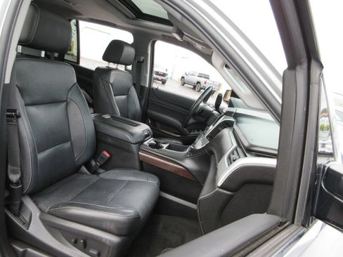 Used 2018 GMC Yukon SLT AWD/4WD image 24