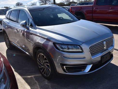 Used 2020 Lincoln Nautilus Reserve image 4