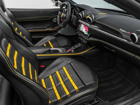 Certified 2023 Ferrari Portofino M image 43