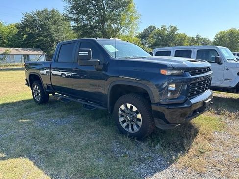Used 2022 Chevrolet Silverado 2500 Custom w/ Custom Convenience Package AWD/4WD image 3