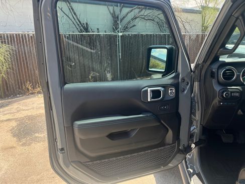 Certified 2021 Jeep Wrangler Unlimited Rubicon 4xe w/ Cold Weather Group AWD/4WD image 15