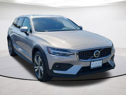 Certified 2025 Volvo V60 B5 Cross Country Plus