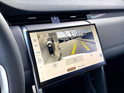 Used 2024 Land Rover Discovery Sport Dynamic SE image 21