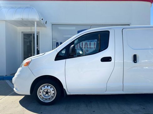 Used 2020 Nissan NV200 S image 18