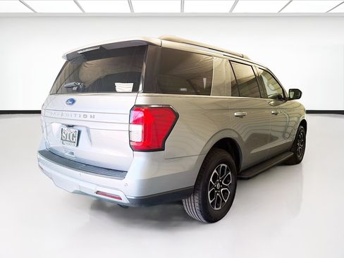 Used 2024 Ford Expedition XLT AWD/4WD image 4