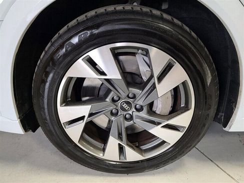 Used 2023 Audi e-tron Premium w/ Convenience Plus Package image 15