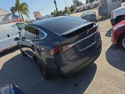Used 2019 Tesla Model X 100D image 4