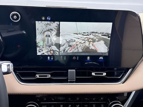 New 2026 Chevrolet Equinox ACTIV w/ Convenience Package III FWD image 23