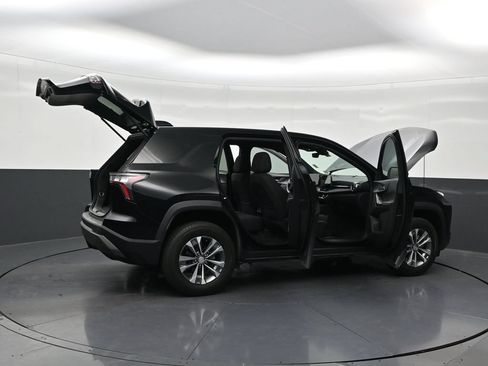Used 2025 Chevrolet Equinox LT w/ Safety and Technology Package FWD image 32