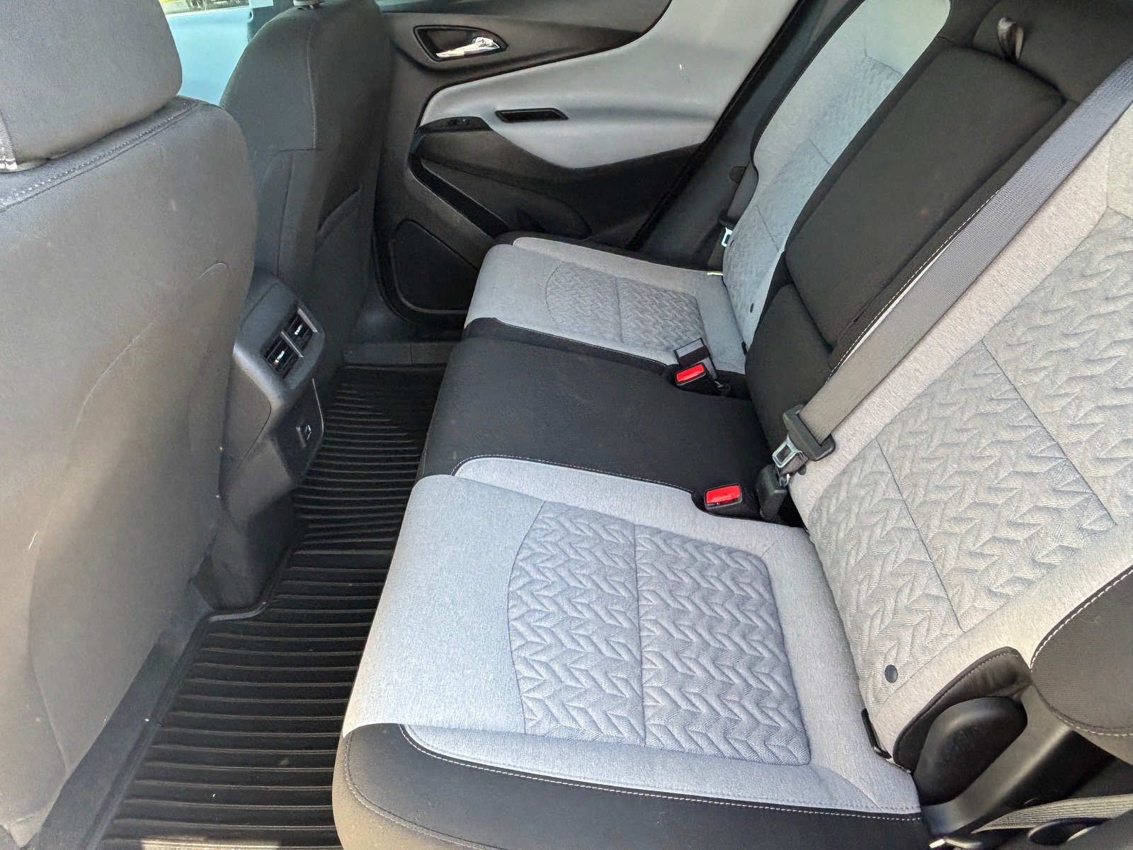 Used 2024 Chevrolet Equinox LS w/ Driver Confidence II Package FWD image 28