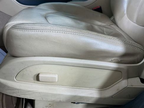 Used 2010 GMC Acadia SLT image 18