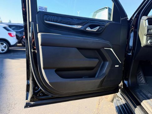 Used 2021 GMC Yukon XL Denali image 9