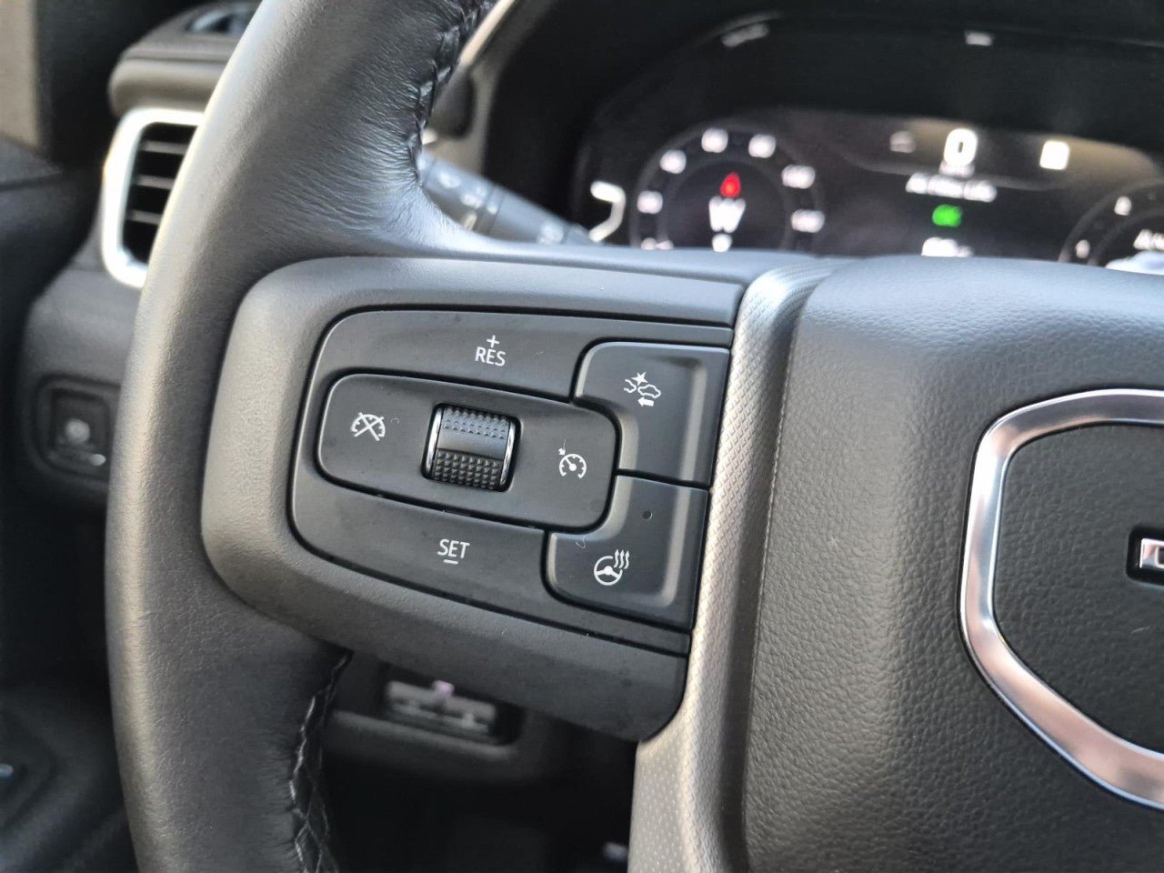Certified 2022 GMC Yukon XL Denali w/ Denali Premium Package AWD/4WD image 21