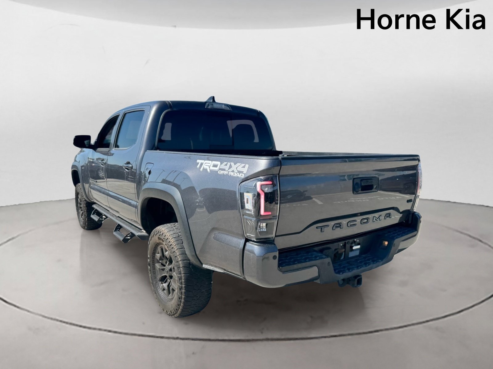 Used 2020 Toyota Tacoma TRD Off-Road w/ Technology Package AWD/4WD image 5