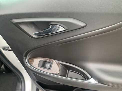 Used 2017 Chevrolet Malibu Premier w/ Driver Confidence Package image 24