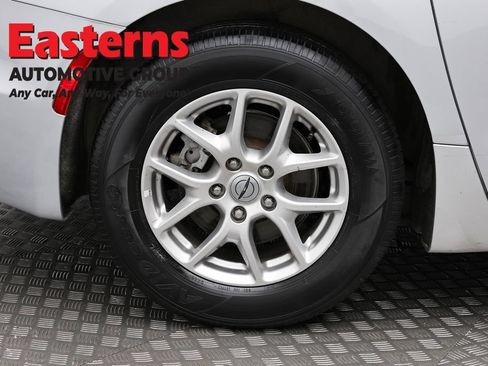 Used 2024 Chrysler Pacifica Touring-L FWD image 93