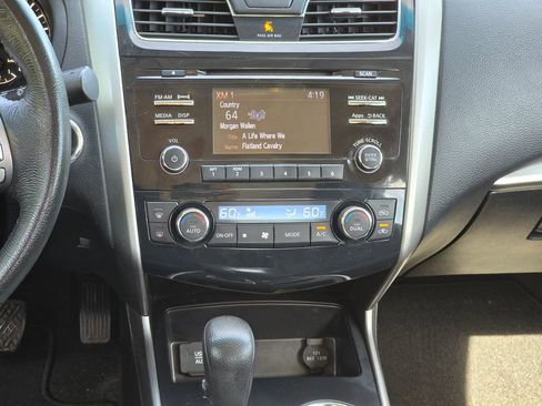 Used 2015 Nissan Altima 2.5 SV FWD image 19