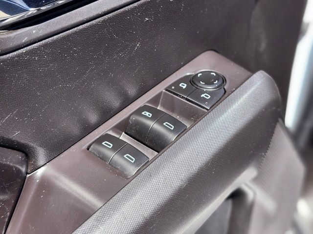 Used 2023 Chevrolet Colorado LT w/ LT Convenience Package II AWD/4WD image 17