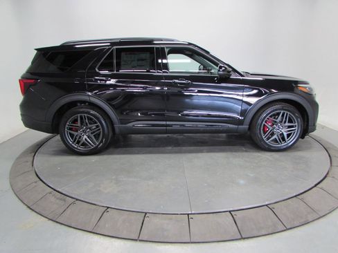 New 2026 Ford Explorer ST AWD/4WD image 8