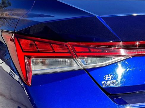 Used 2022 Hyundai Elantra Limited image 30