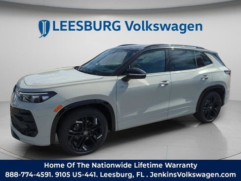 New 2026 Volkswagen Tiguan SE R-Line image 13