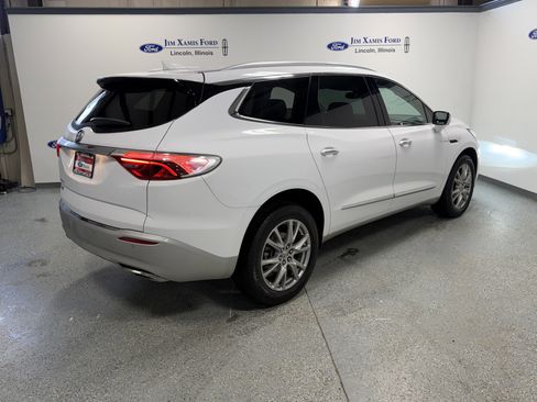 Used 2023 Buick Enclave Essence w/ Experience Buick Package image 6