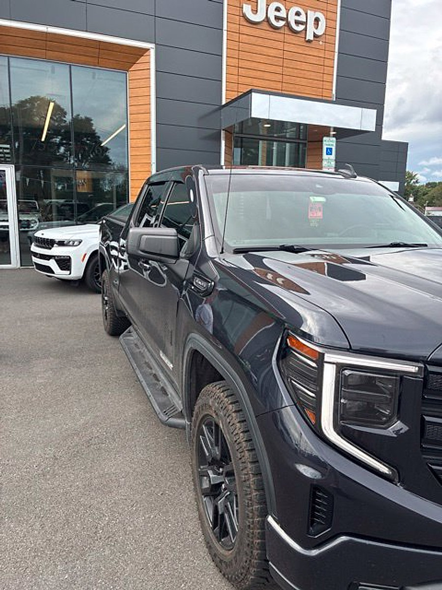 Used 2022 GMC Sierra 1500 Elevation AWD/4WD image 3