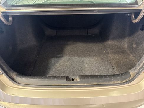 Used 2018 Honda Accord LX image 15