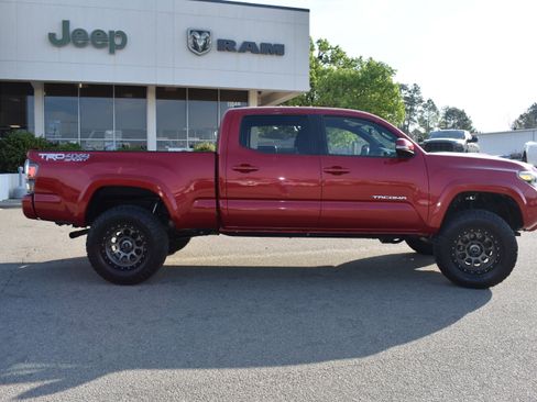 Used 2020 Toyota Tacoma TRD Sport w/ Technology Package image 10