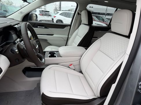 New 2026 GMC Acadia Denali w/ Super Cruise Package AWD/4WD image 11