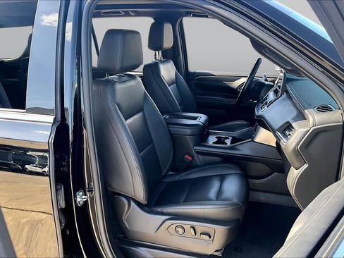 Used 2023 Chevrolet Tahoe LT w/ Luxury Package RWD image 9