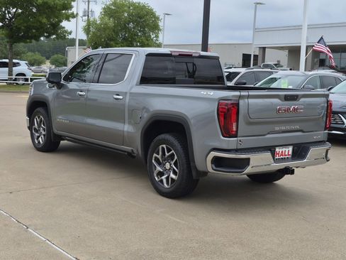 Used 2024 GMC Sierra 1500 SLT AWD/4WD image 4