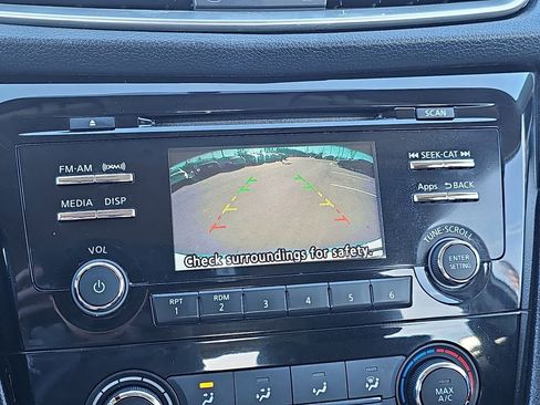 Used 2016 Nissan Rogue S image 27