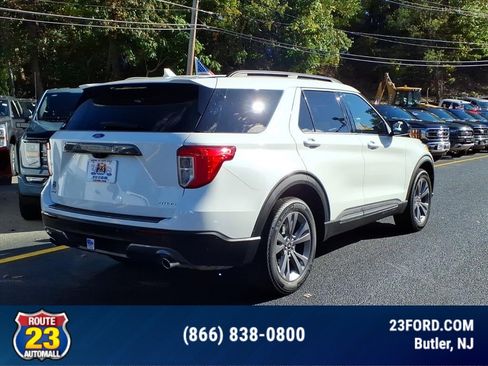 Certified 2022 Ford Explorer XLT w/ Equipment Group 202A image 7