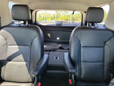 Certified 2021 Chevrolet Traverse LT FWD image 14