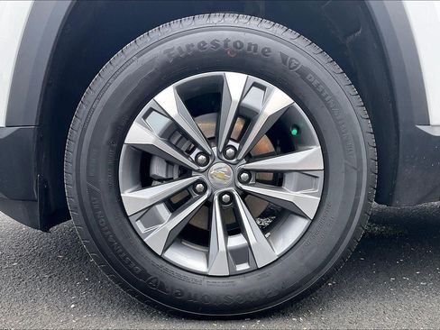 Used 2026 Chevrolet Equinox LT FWD image 8