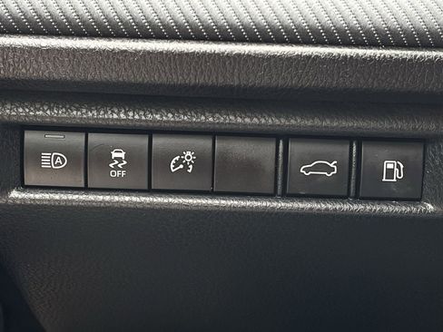 Used 2025 Toyota Camry SE w/ Convenience Package FWD image 20