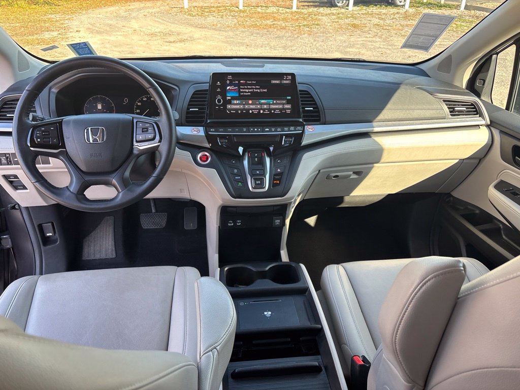 Used 2025 Honda Odyssey EX-L image 18