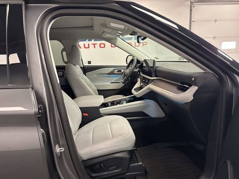 New 2026 Ford Explorer Platinum image 42