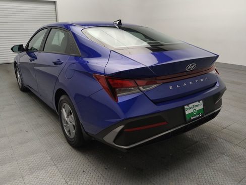 Used 2025 Hyundai Elantra SE FWD image 5