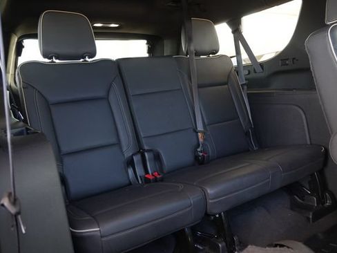 Used 2024 GMC Yukon XL SLT w/ SLT Luxury Package AWD/4WD image 28