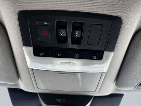 Used 2023 Nissan Pathfinder SL w/ SL Premium Package FWD image 32