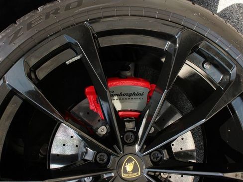 Used 2023 Lamborghini Urus S image 37