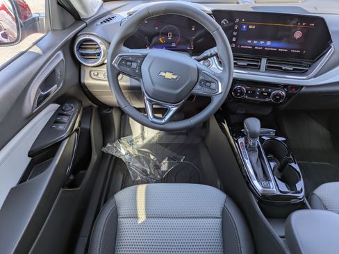 New 2026 Chevrolet Trax LT w/ Driver Confidence Package image 6