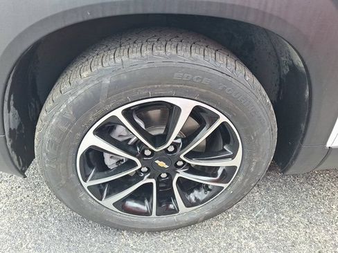 Used 2025 Chevrolet TrailBlazer LT FWD image 4