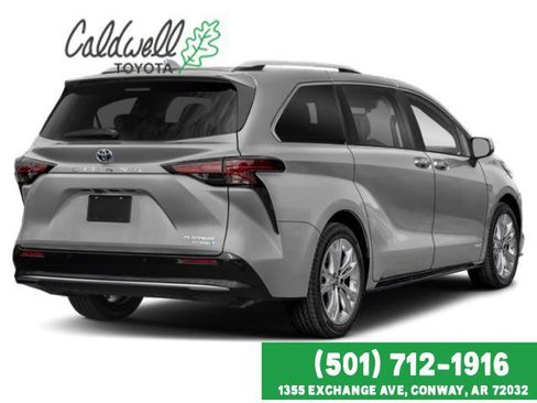 Used 2022 Toyota Sienna Platinum FWD image 3