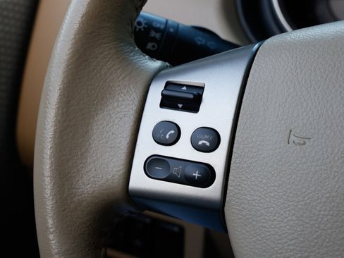 Used 2009 Nissan Versa S w/ Convenience Pkg image 26