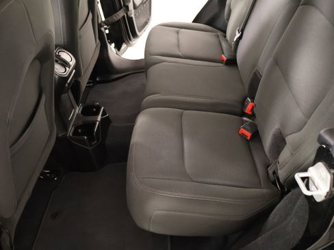 Used 2018 Jeep Wrangler Unlimited Sport AWD/4WD image 11