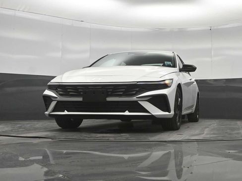 New 2026 Hyundai Elantra Sport FWD image 32
